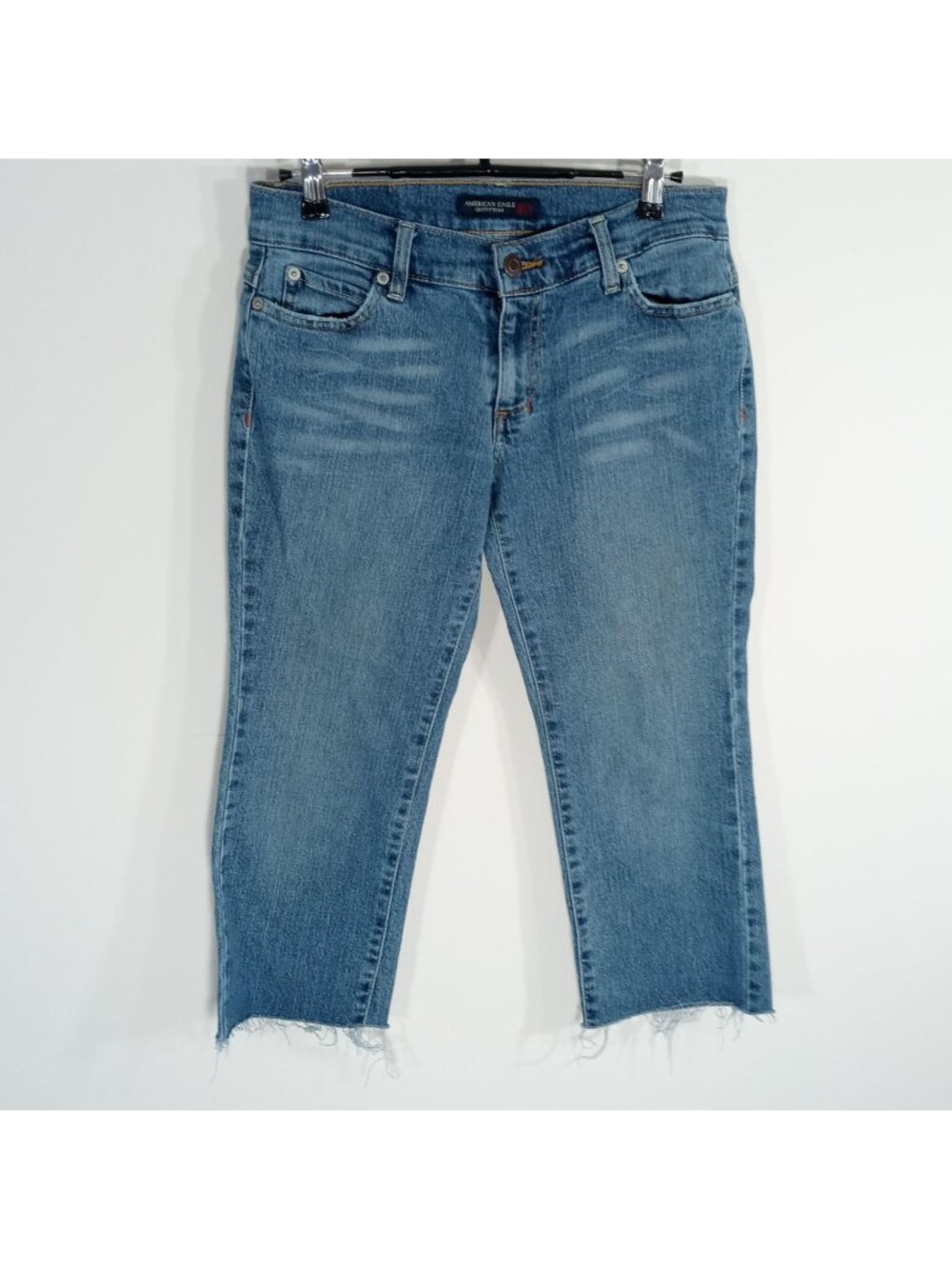 American Eagle Capri 4 Blue Medium Wash Denim Mid Rise Casual Whisker Details